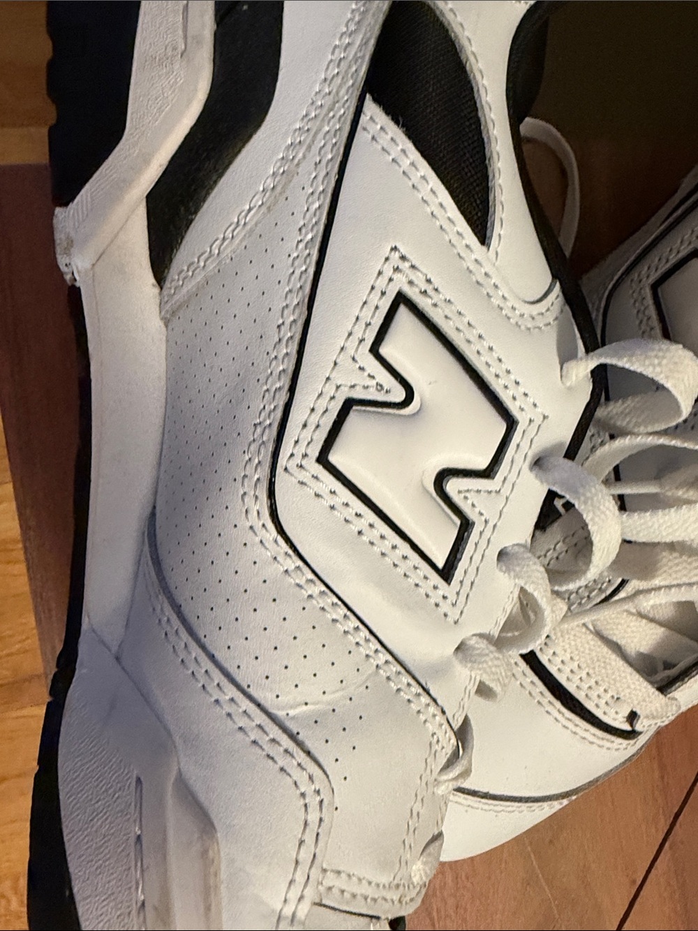 New Balance White & Black Men's 550 Sneakers